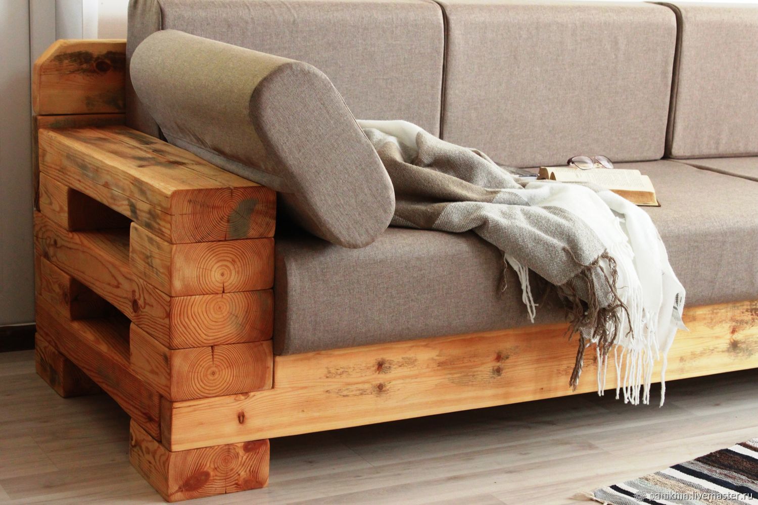 Самодельные кресла, диваны и кровати: из чего их можно сделать