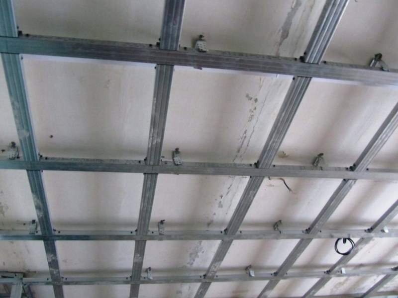 Потолок из гипсокартона своими руками - пошаговая инструкция +фото | стройсоветы