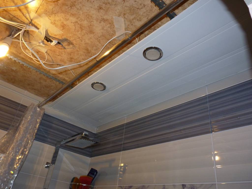 Реечный потолок в ванной комнате: инструкция по монтажу. как самостоятельно сделать реечный потолок в ванной. преимущества реечного потолка. как самостоятельно выполнить монтаж потолка