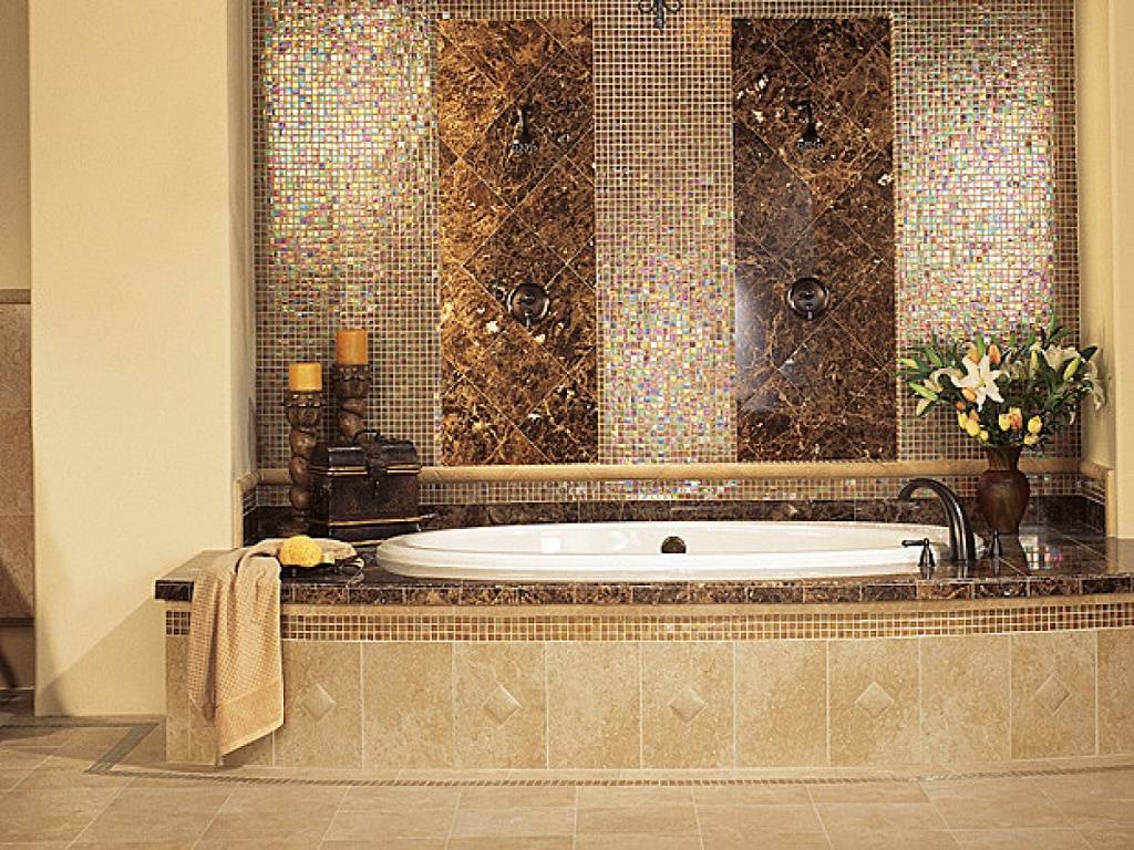 Мозаика для ванной plitka mosaica ru. Мозаика в ванной комнате. Ванная с мозаикой. Мозаика в интерьере ванной комнаты. Мозаичная плитка для ванной.