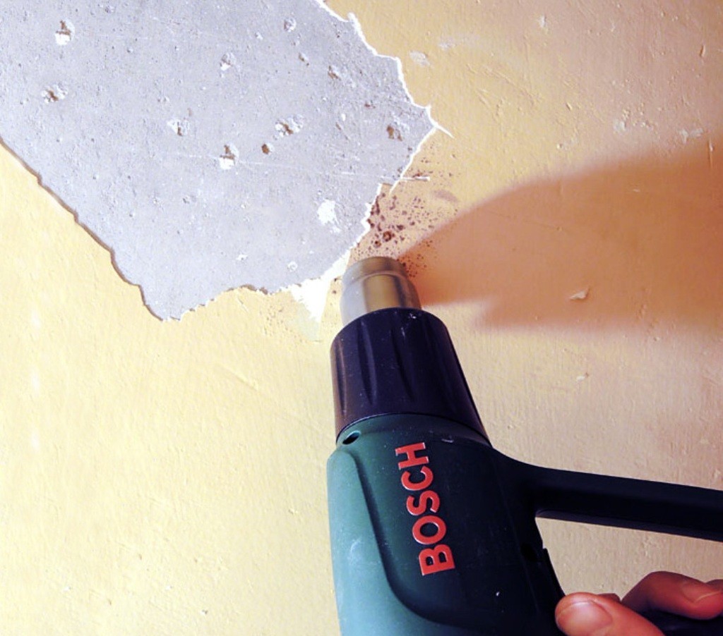 Как быстро снять водоэмульсионную краску со стен