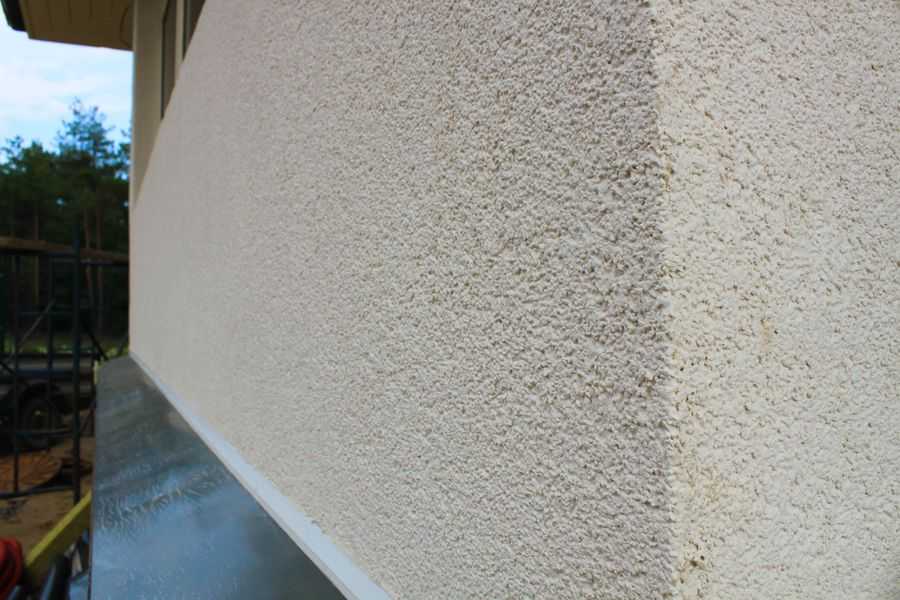 Фасадная краска по штукатурке для наружных работ - какая лучше: акриловая для стен или силиконовая, атмосферостойкая