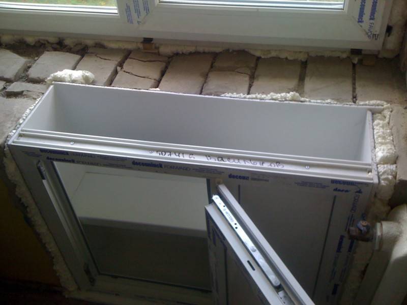 Холодильник под окном. хрущевский холодильник.  как сделать холодильник под окном.