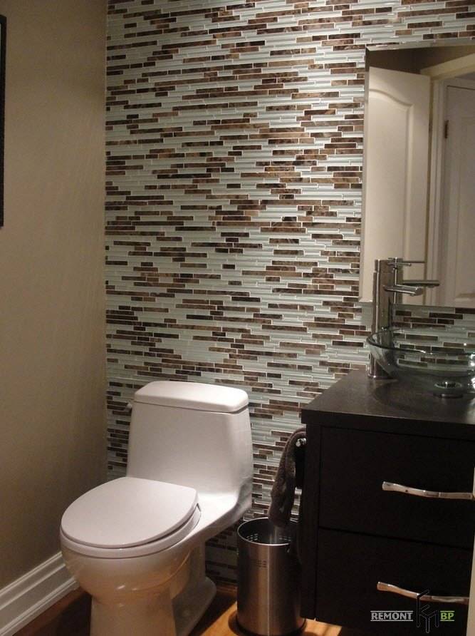 Чем отделать стены в ванной комнате кроме плитки: альтернативные материалы